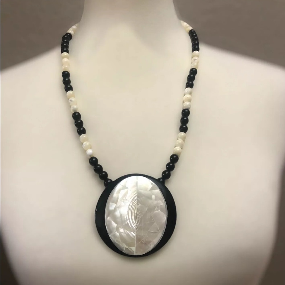 Beaded Necklace Black Disk With Mother Of Pearl